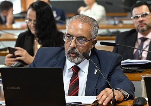 Paulo Paim apresentou relatório favorável ao PL 1.636/2022, que segue para a análise da CCJ


Fonte: Geraldo Magela/Agência Senado