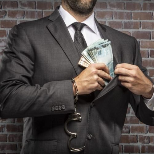 Pelo texto, a conduta deve buscar influenciar, capturar, manipular ou comprometer a administração pública

  Foto: Depositphotos