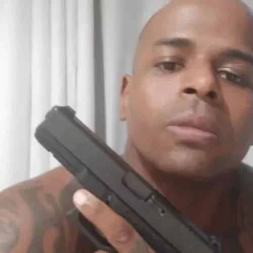 O ex-policial é suspeito de liderar milícia foi morto em confronto 

Foto: Reprodução / Redes sociais