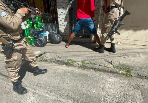 Criminoso foi encaminhado para uma unidade da Polícia Civil, no início da tarde desta quinta-feira (30)

Foto: Divulgação/ASCOM SSP