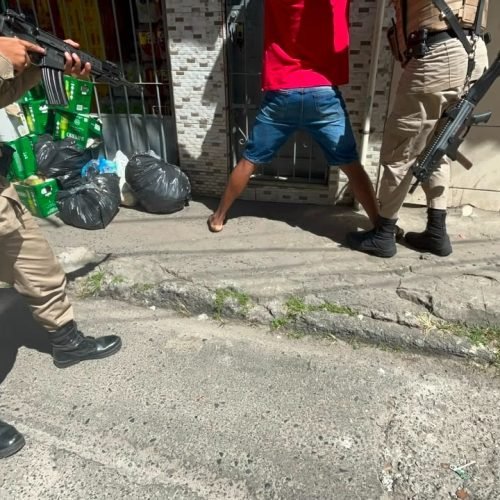 Criminoso foi encaminhado para uma unidade da Polícia Civil, no início da tarde desta quinta-feira (30)

Foto: Divulgação/ASCOM SSP