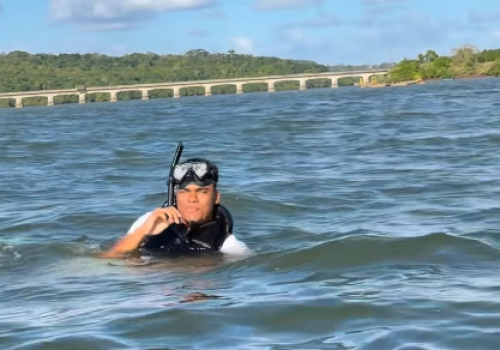O candidato foi até a Simões Filho para mostrar a balsa que é canteiro de obras da Ponte Salvador-Itaparica

Foto: Reprodução/Sandro Filho/Instagram